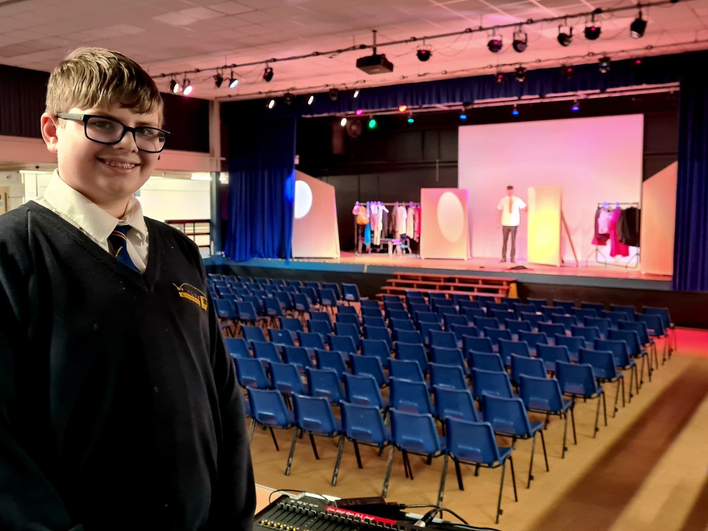 legally blonde lighting crew