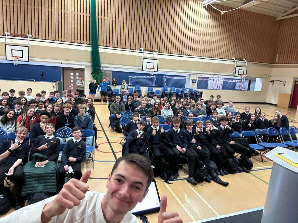 Alex Yee with students